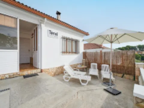 Cozy Villa for 10 Persons Hoteles en Blanes