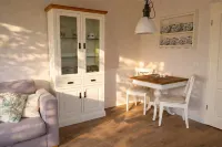 Bright apartment with direct access to the garden