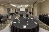 Holiday Inn & Suites MAPLE GROVE NW MPLS-ARBOR LKS by IHG - Parking