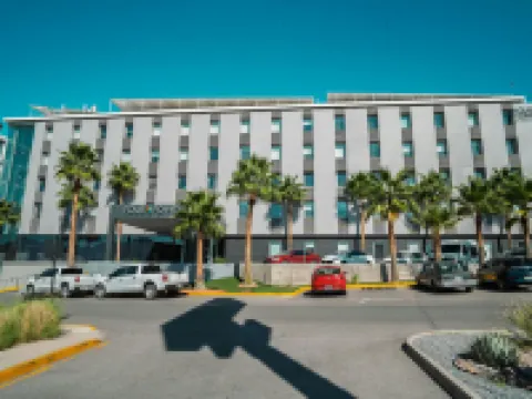 Four Points by Sheraton Distrito Uno Chihuahua チワワのホテル