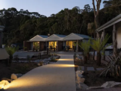 Risby Cove Boutique Hotel Hotels in Strahan