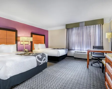 La Quinta Inn & Suites by Wyndham Myrtle Beach Broadway Area Hotels in Myrtle Beach