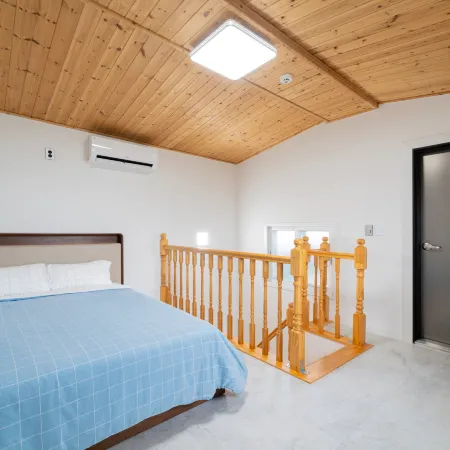 Daebudo Island (Seonjaedo) Mokseom Pension