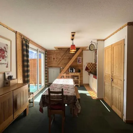 3 Rooms for 6 People