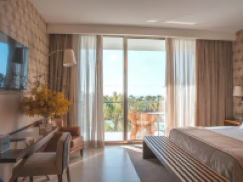 Wine & Books by the Sea, Algarve Resort Hotéis em Guia