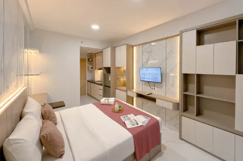 Wonderful Design Studio at Bale Hinggil Apartment By Travelio