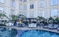 Grand Keisha Yogyakarta - Pools