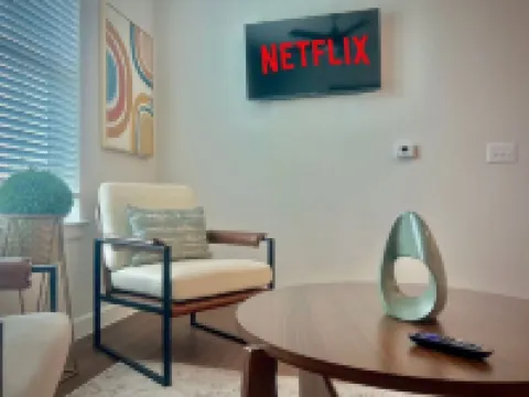 工作者友好，洗衣機/烘乾機，健身房，泳池，優越位置