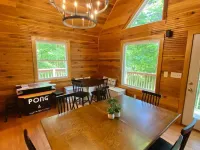 14 Guest, 7 Bed, 4 BR, Lakefront Cabin w/ Hot Tub Hotels in Wolfe County