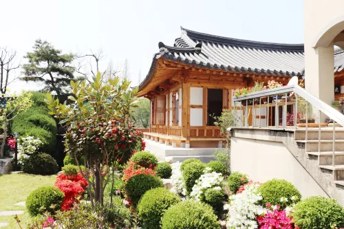Iksan Yeongwoldang Hanok Private House Pension - Wifi