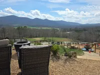 New Listing! Mountain Cabin Getaway with a Fire Pit, High Speed Internet, Dog OK Hoteles en Notla