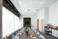 Alt Hotel Ottawa Airport