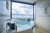 Royal Hotel - Hot Tub
