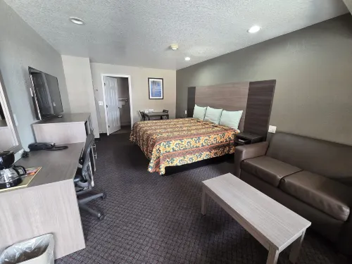 Scottish Inn and Suites Beaumont
