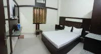 เดอะ อุตสว โรงแรม ยูนิต ออฟ ริชาบห์ การ์เดน