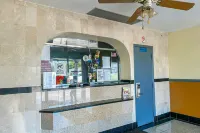 OYO Hotel Jonesboro Near Atlanta Airport - Parkplatz