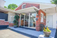 The Lancaster Motel by OYO Ronks Near Paradise