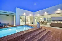 Spectacular Dazzling Villa With Private Steamsauna - 3-Star