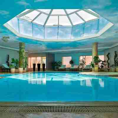 Premium SA at 4 Seasons Hotel Fitness & Recreational Facilities