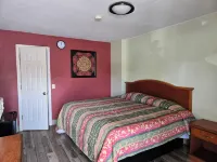 Golf View Motel Hotels near List Distillery