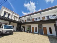 Lembunai Homestay Labuan Bajo - 2 Sao