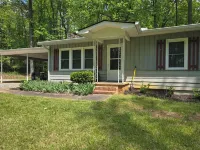 Downtown Helen House on 4 acres adjoining Unicoi State Park. Hikers Paradise!!!
