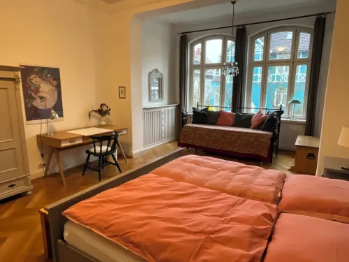 Large Apartment with Sauna in central Buxtehude.NO RENTAL TO FITTERS.
