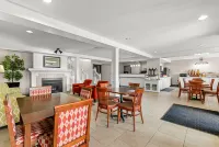 Travelodge Suites by Wyndham Regina / Eastgate Bay