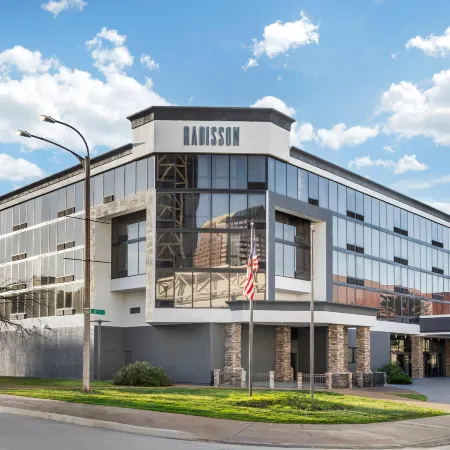 Radisson Hotel St Louis Downtown Convention Center Отели рядом с достопримечательностью «Центральная публичная библиотека»