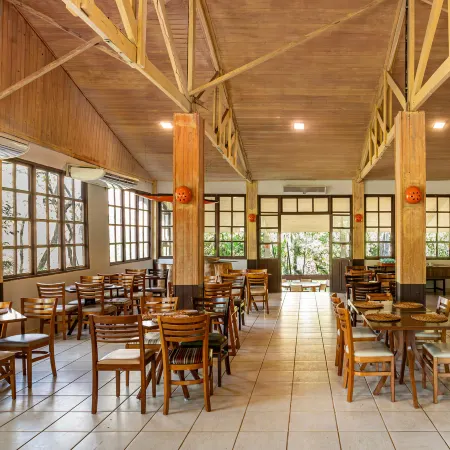 Rio Quente Resorts – Eco Chalés Отели рядом с достопримечательностью «Аквапарк Parque das Fontes»