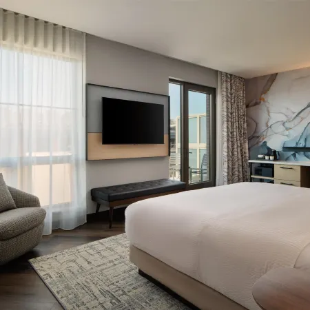 Tempo by Hilton Savannah Historic District Отели рядом с достопримечательностью «Форсайт Парк»