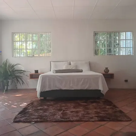 Jasmin cottage Brixton Отели рядом с достопримечательностью «Браамфонтейн»