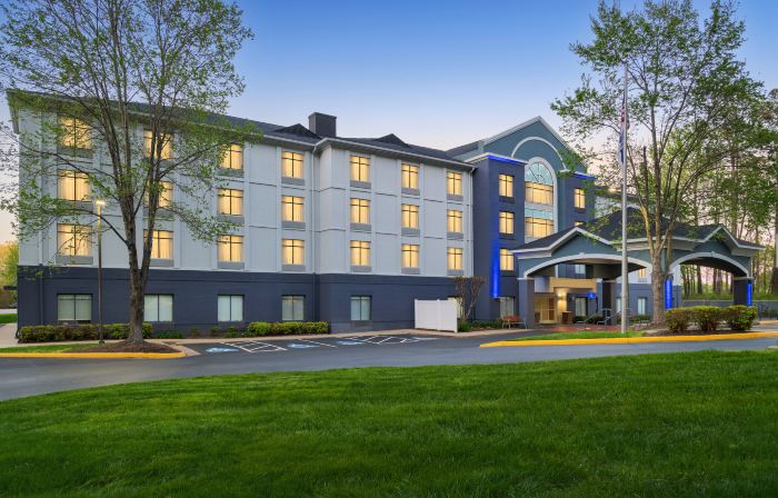 Holiday Inn Express & Suites RICHMOND-BRANDERMILL-HULL ST. by IHG
