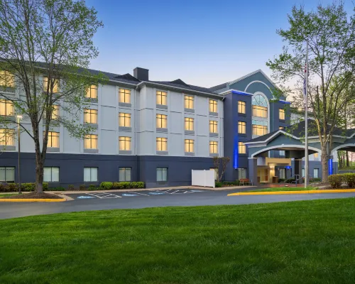 Holiday Inn Express & Suites RICHMOND-BRANDERMILL-HULL ST. by IHG Hotels in Brandermill