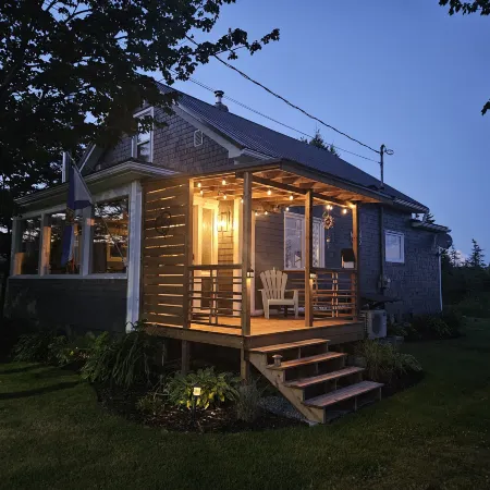 Camp Nova a Cozy Cedar-Clad Cottage in Scenic Tangier, Canada