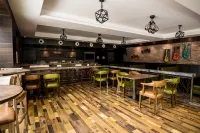 Lemon Tree Hotel Siliguri - bar