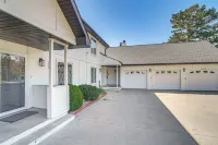 Explore Lincoln! Pet-friendly Retreat w/ Patio - Condos