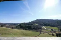 Rosey Outlook Hot Tub, Great Views, Pool Table, Between Boone & Blowing Rock - Chalets