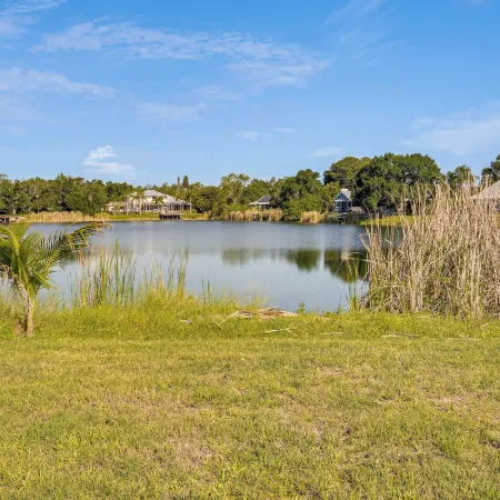 Sarasota Gem w/ Lake Access & on-Site Fishing!