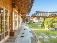 Gyeongju Wadamjung Hanok Pension キョリムフォレスト周辺のホテル