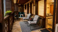 Elegant Ground-Floor Studio with Covered Terrace and Direct Access to Nature - Mountain view