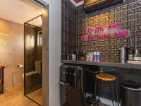 The Pink Hotel Coolangatta Hotels in Gold Coast