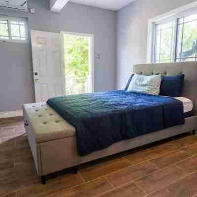 Modern Home 10minstobeach, Private Cliff, AC Wifi Rooms