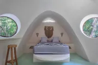 Room in Lodge - Unique Jungle Dome 2 Queen Beds - Mökki