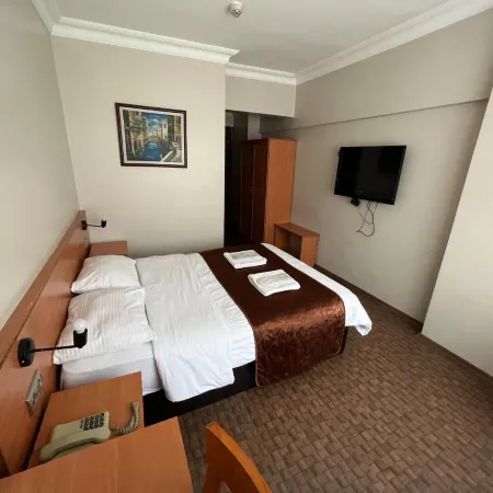 Altinnal Hotel