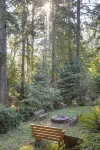 Oregon Jade Lodging- Spacious 2 Bedrooms, Ev Charger, Quite by Stream - Apartments