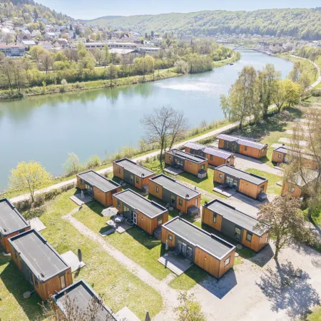 Tiny Haus Raabennest Отели в г. Риденбург