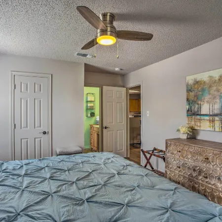 Pottsboro Home w/ Fire Pit < 1 Mi to Lake Texoma!