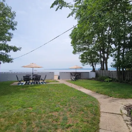 Sylvan Beach Cottage in the heart of Sylvan Beach NY