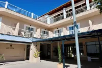 Hostal Jakiton - 2-Star